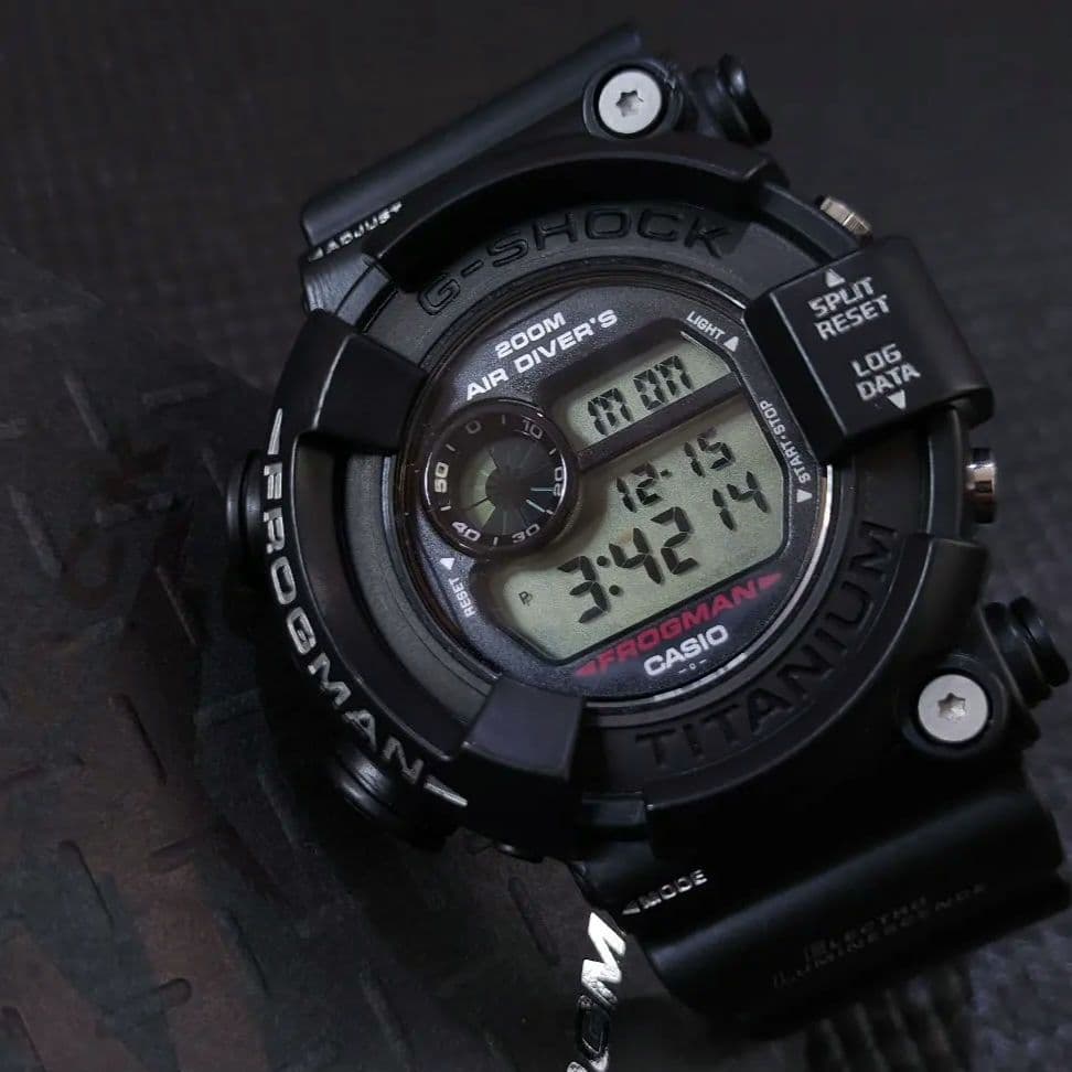 G-SHOCK フロッグマン メンインブラック DW-8200Z-1T