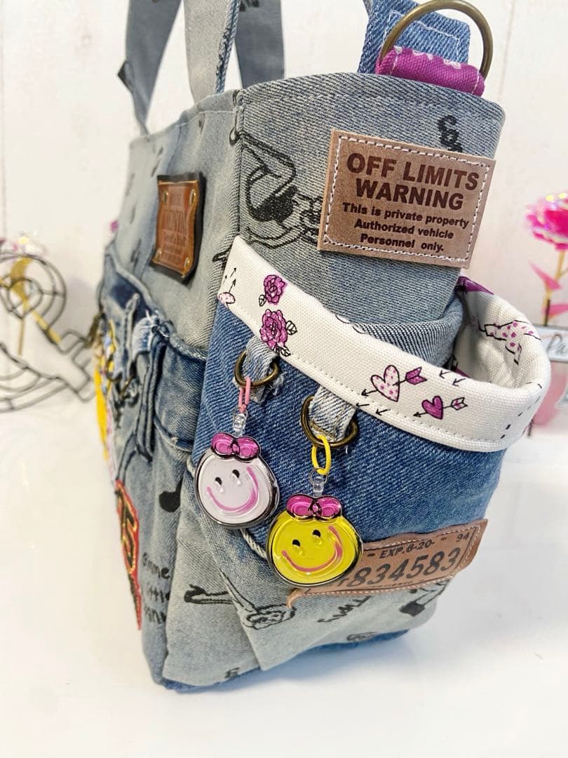 デニムリメイクバッグ　ワッペン沢山