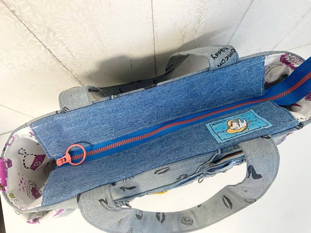 デニムリメイクバッグ　ワッペン沢山