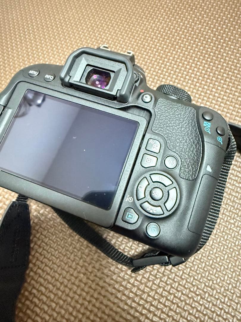 Canon EOS KISS X9iダブルレンズセット（ケース付き）