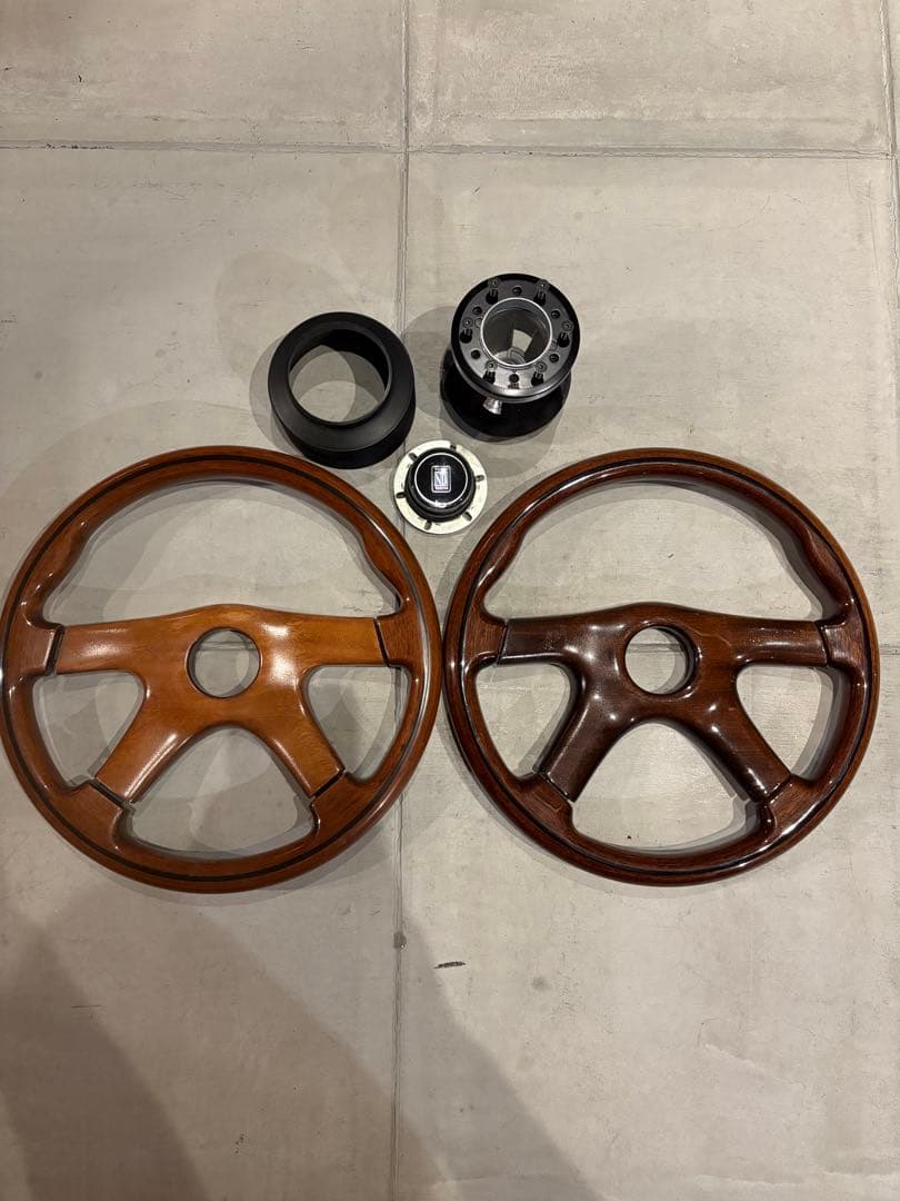 ナルディウッドステアリング2本セット