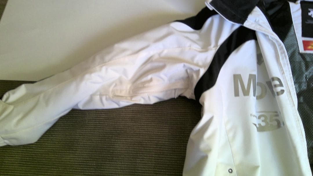 スキー、スノボウェア　デサント　MOVEスポーツ