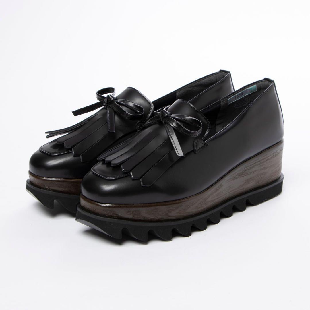 美品【ヒルズアベニュー】リアルレザー　厚底シューズ シャークソール　リボン