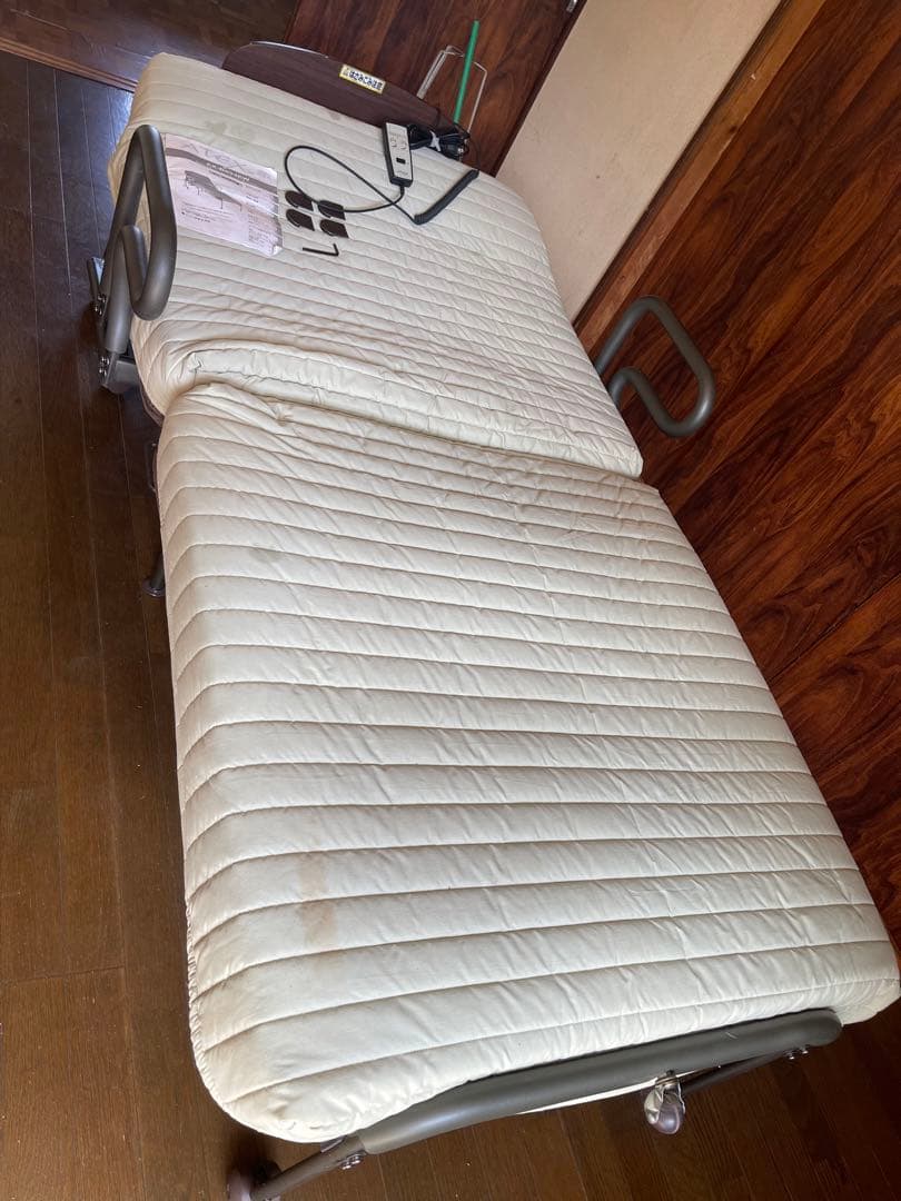 送料込み　アテックス社　電動ベッド