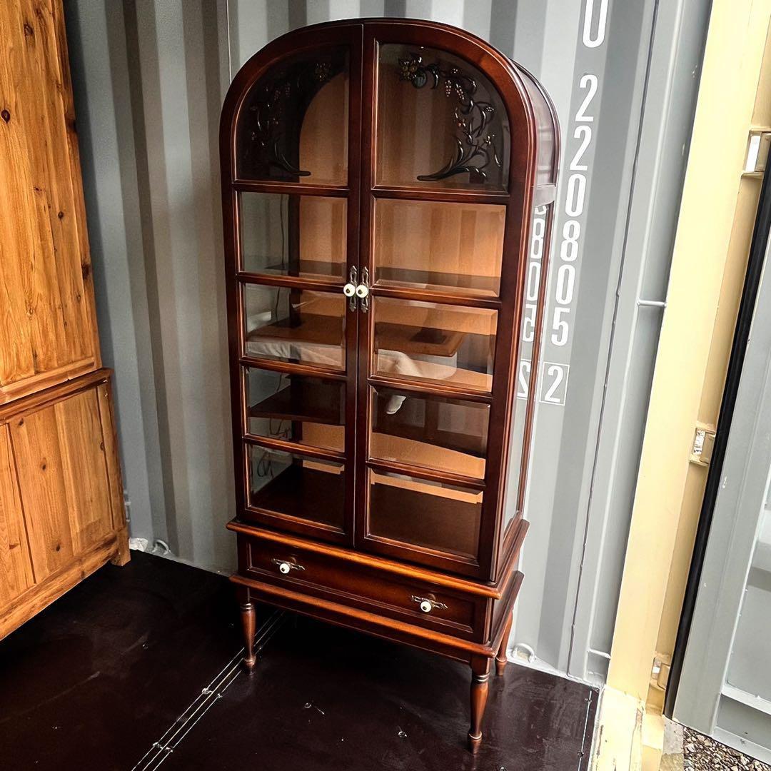 取付無料！飛騨産業キツツキ キュリオケース 洋風アンティーク飾り棚 食器棚✨