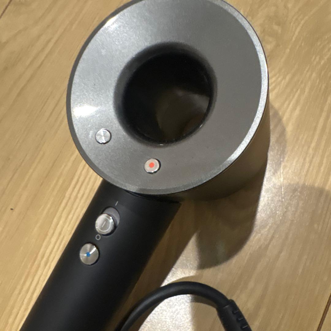 ダイソンドライヤー　HD08