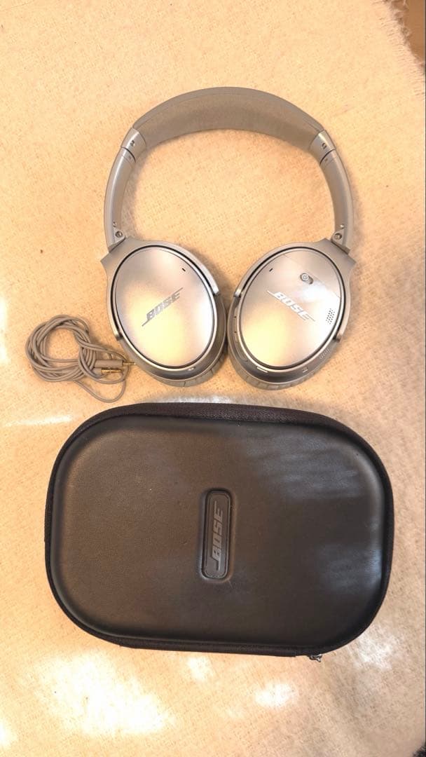 Bose ワイヤレスヘッドホン シルバー QC35 ノイキャン