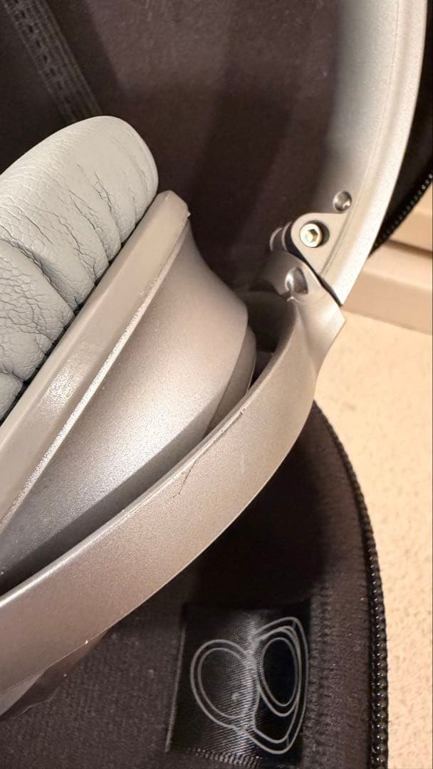 Bose ワイヤレスヘッドホン シルバー QC35 ノイキャン