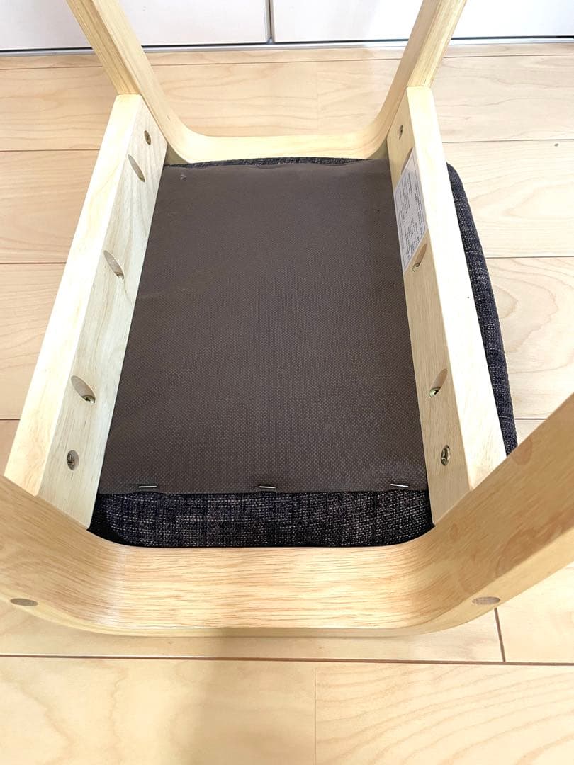 収納に場所を取らない 木製スタッキングスツール4脚セット