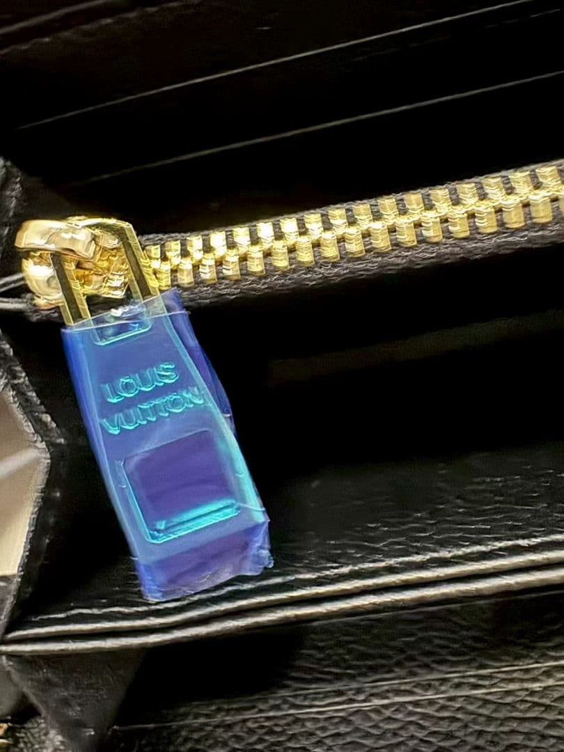 【匿名送料込み】 ファスナー 長財布 ブラック