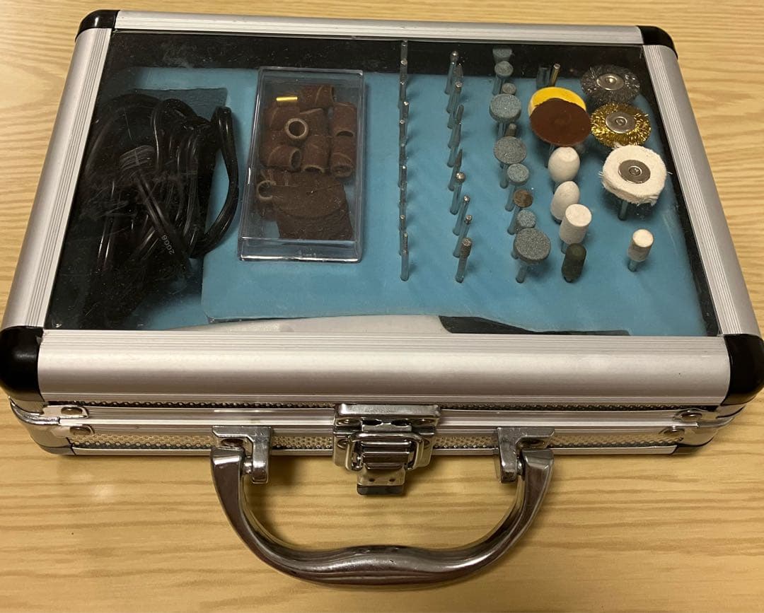 かっこいい！ アタッシュケース 入り ルーター セット + α