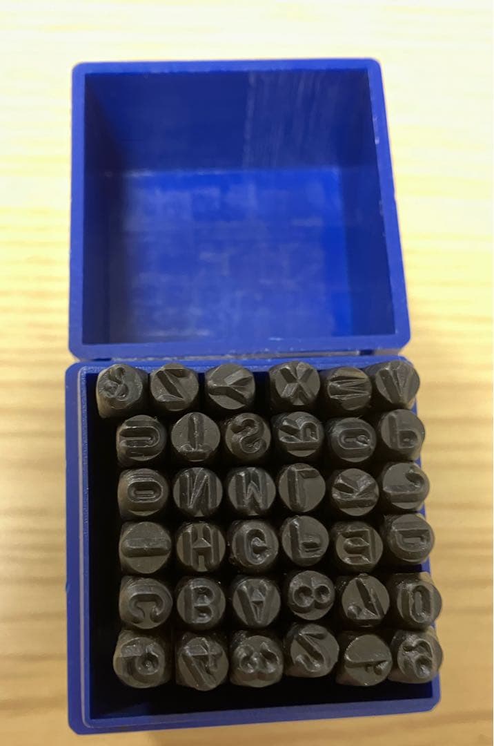 かっこいい！ アタッシュケース 入り ルーター セット + α