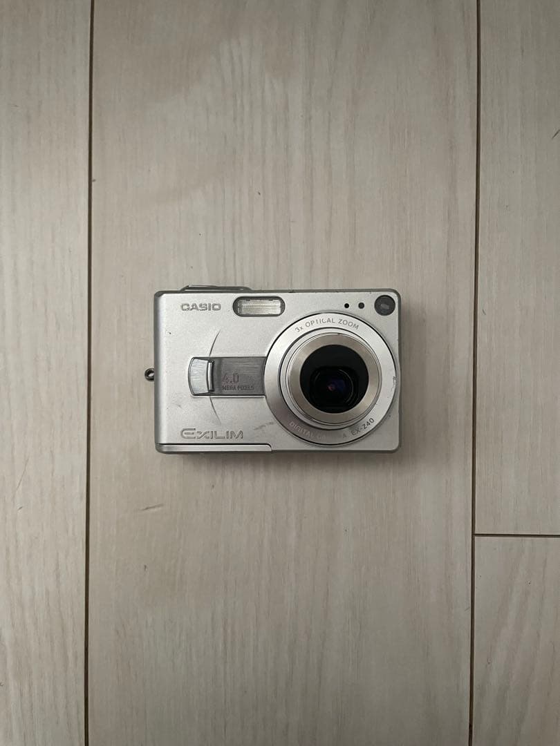 CASIO EXILIM 4.0メガピクセル コンパクトカメラ　デジカメ