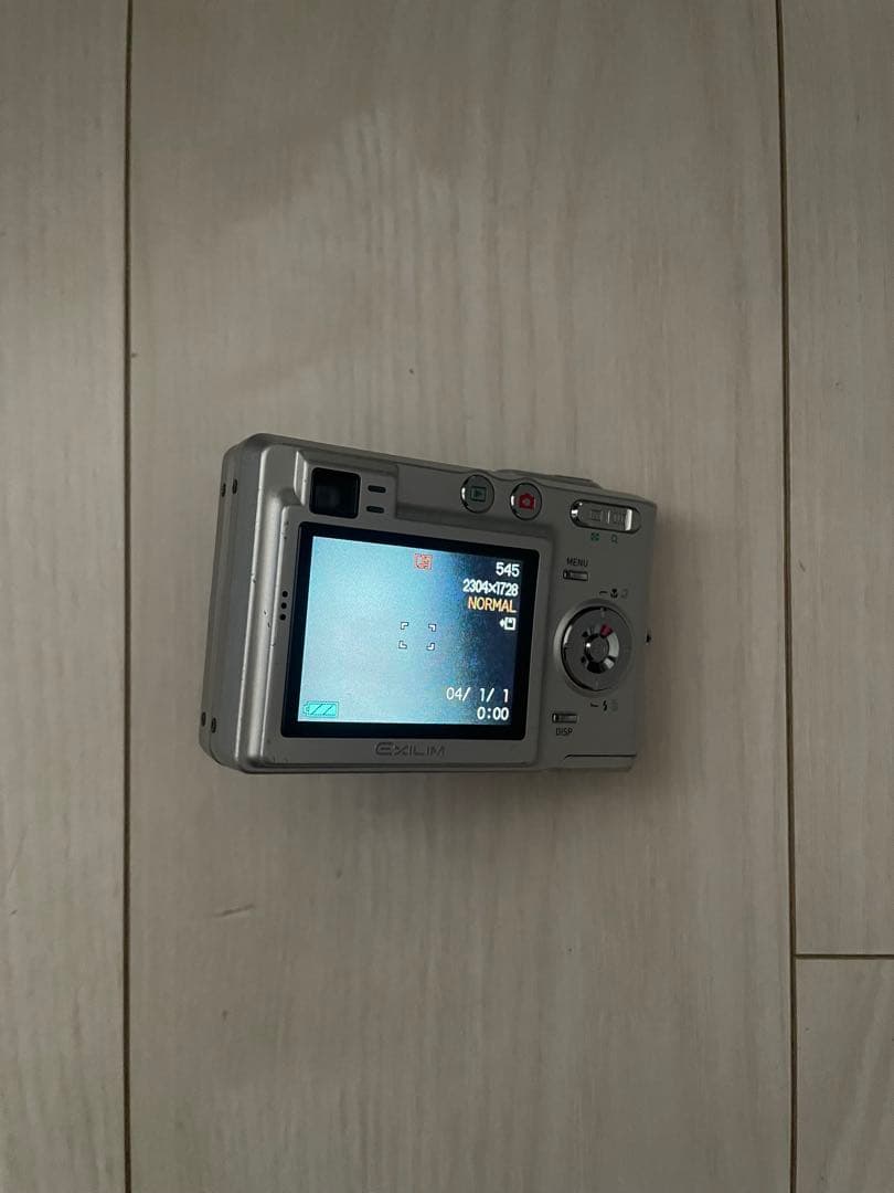 CASIO EXILIM 4.0メガピクセル コンパクトカメラ　デジカメ