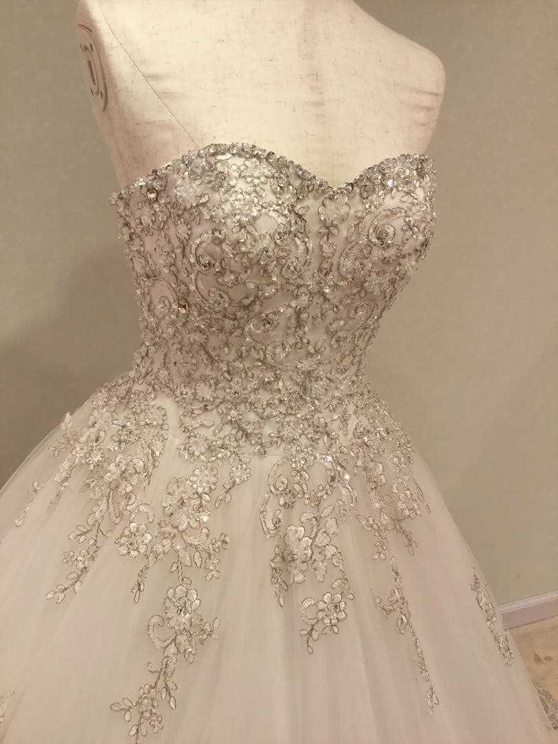 に*ぶ様 YNS WEDDING エレガント華やか　プリンセスラインドレス