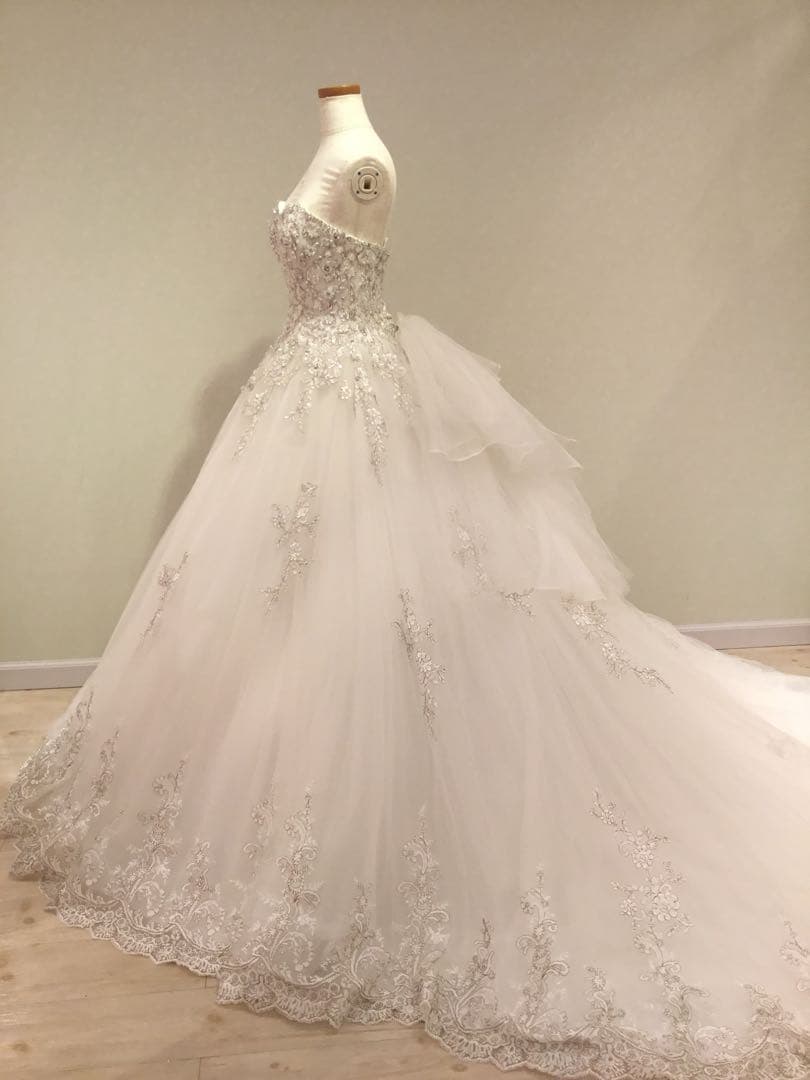 に*ぶ様 YNS WEDDING エレガント華やか　プリンセスラインドレス