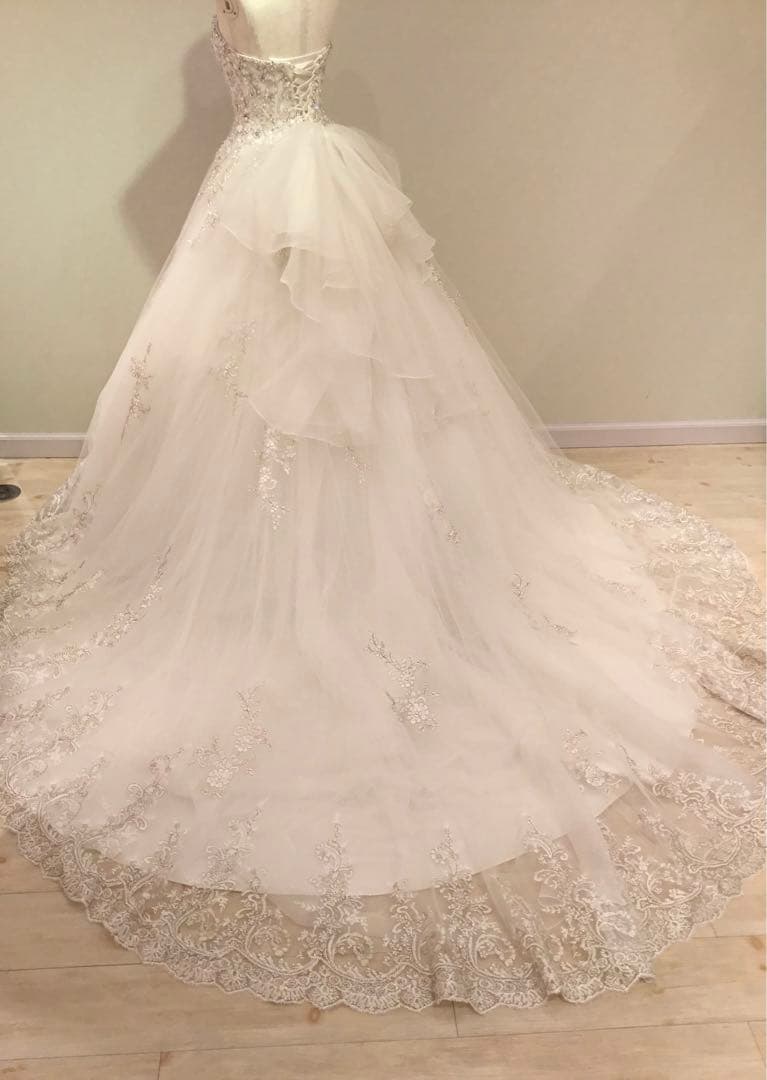 に*ぶ様 YNS WEDDING エレガント華やか　プリンセスラインドレス