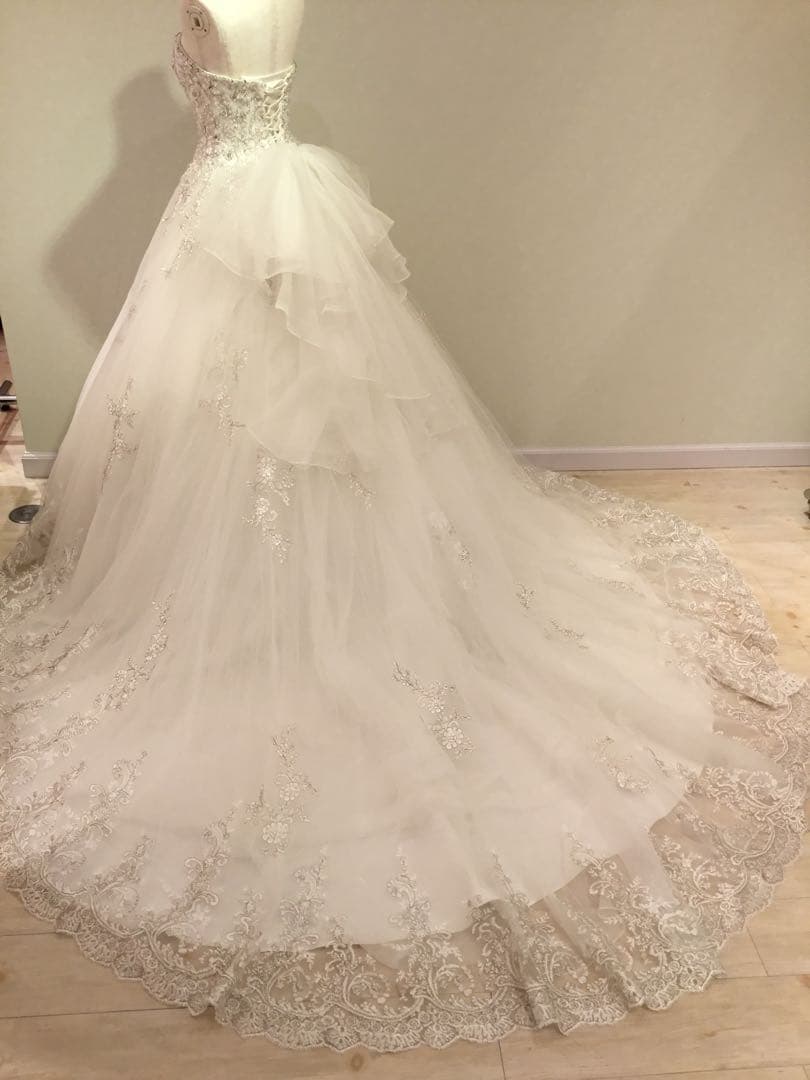 に*ぶ様 YNS WEDDING エレガント華やか　プリンセスラインドレス