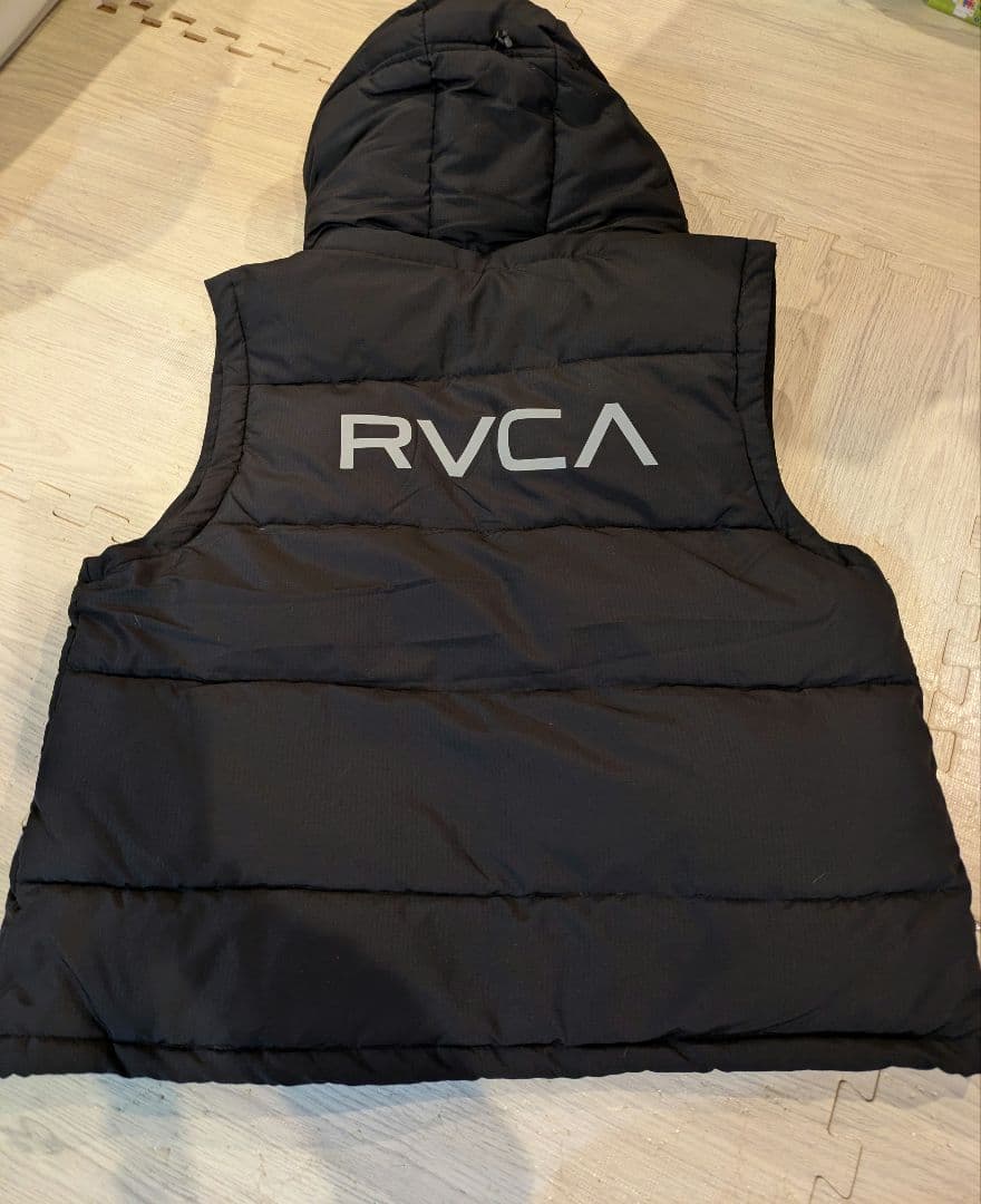 【新品】メンズ RVCA PUFFER VEST 2025年秋冬モデル　黒　L