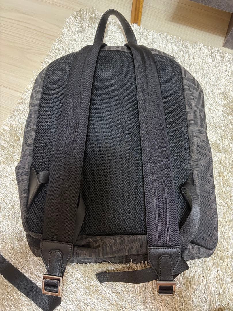フェンディ　バックパック　リュック　美品　正規品