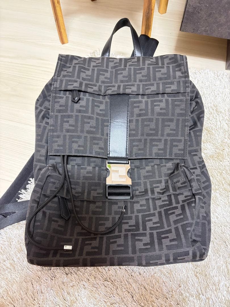 フェンディ　バックパック　リュック　美品　正規品