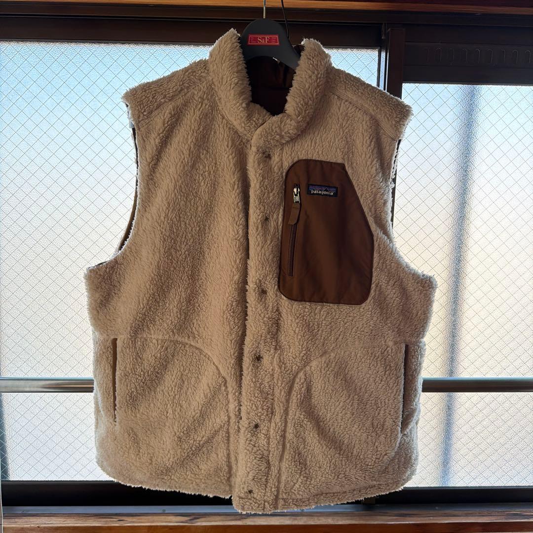 patagonia ダウンベスト ベージュ/ブラウン　リバーシブル　パタゴニア