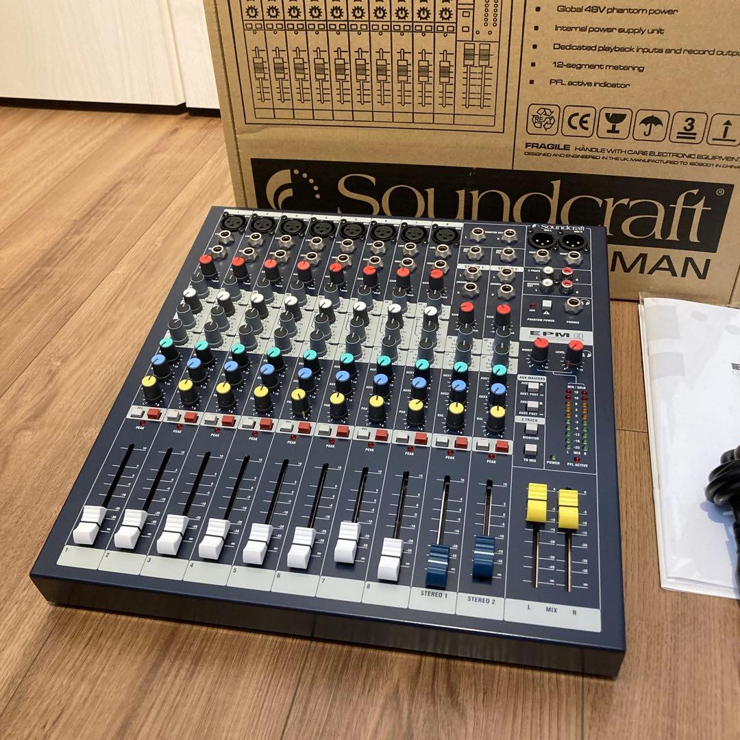 Soundcraft EPM 8 アナログミキサー
