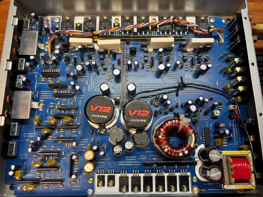 ALPINE MRV-F304 チューニングアンプ