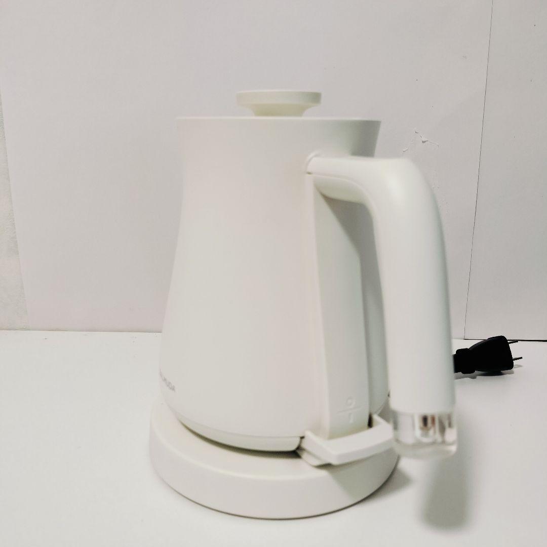 【中古美品】バルミューダ　電気ケトル　ホワイト　1110