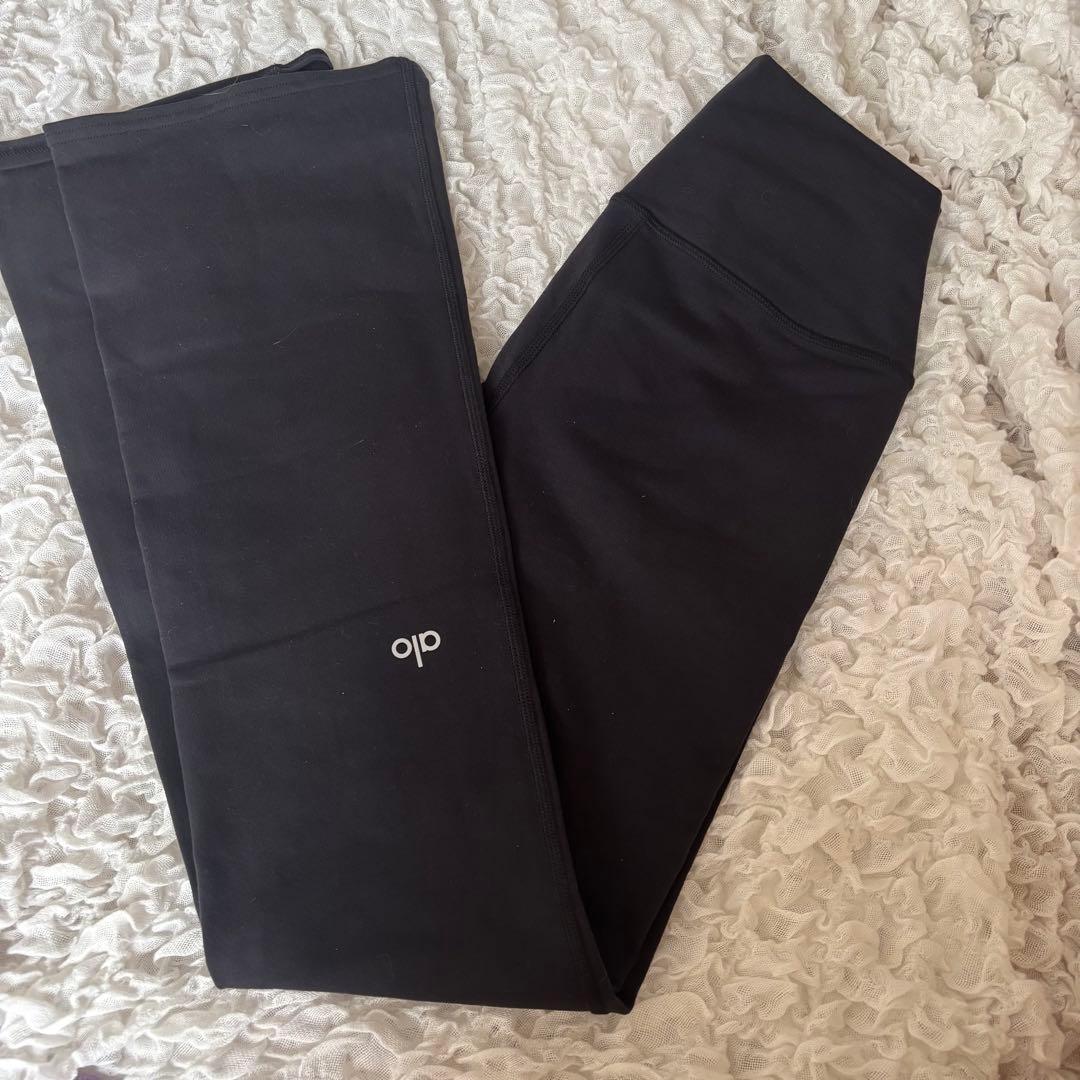 aloアロ ハイウエストブーツカットフレアレギンス