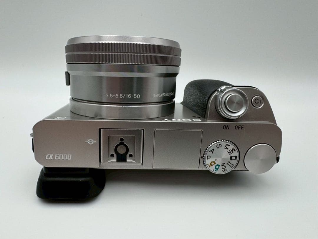 【SONY】　α6000 ILCE-6000 + E 16-50mm ソニー