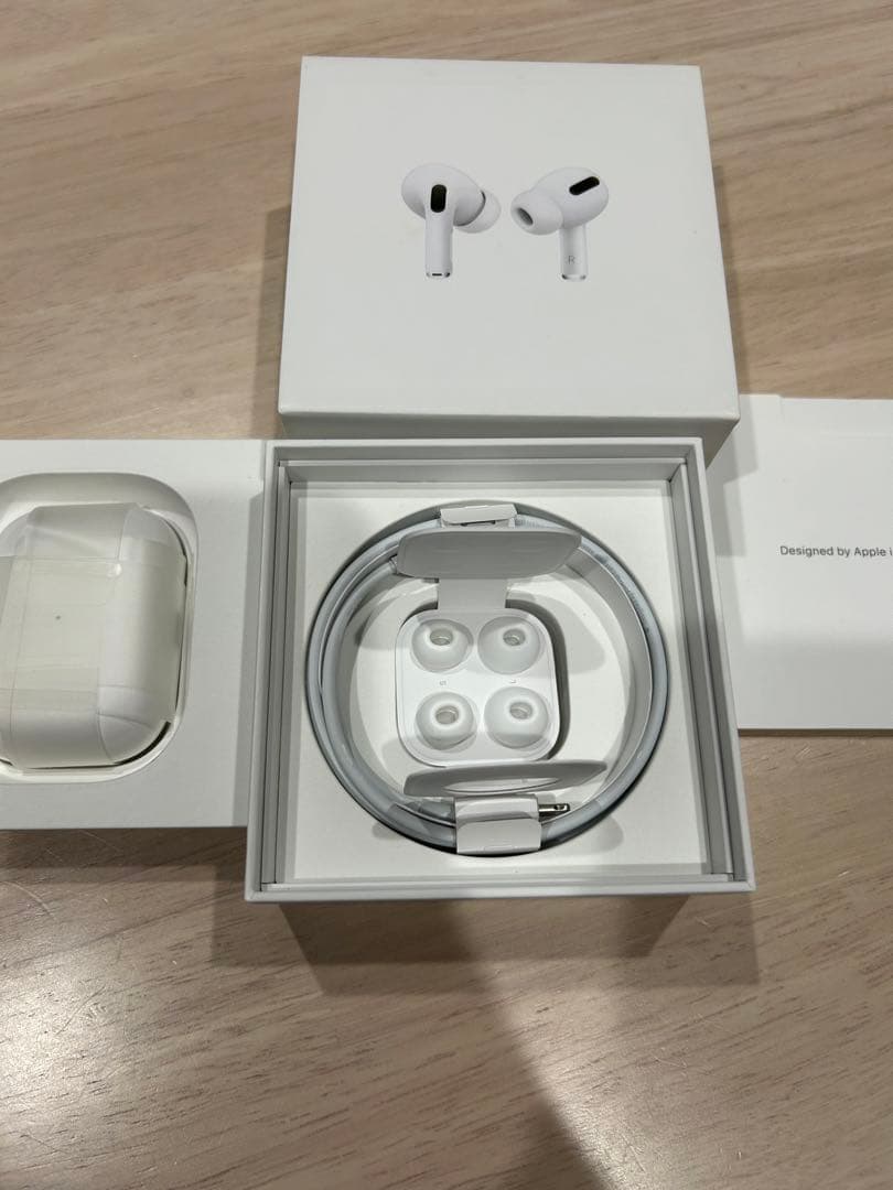 ヘッドホン Apple AirPods Pro Lightning