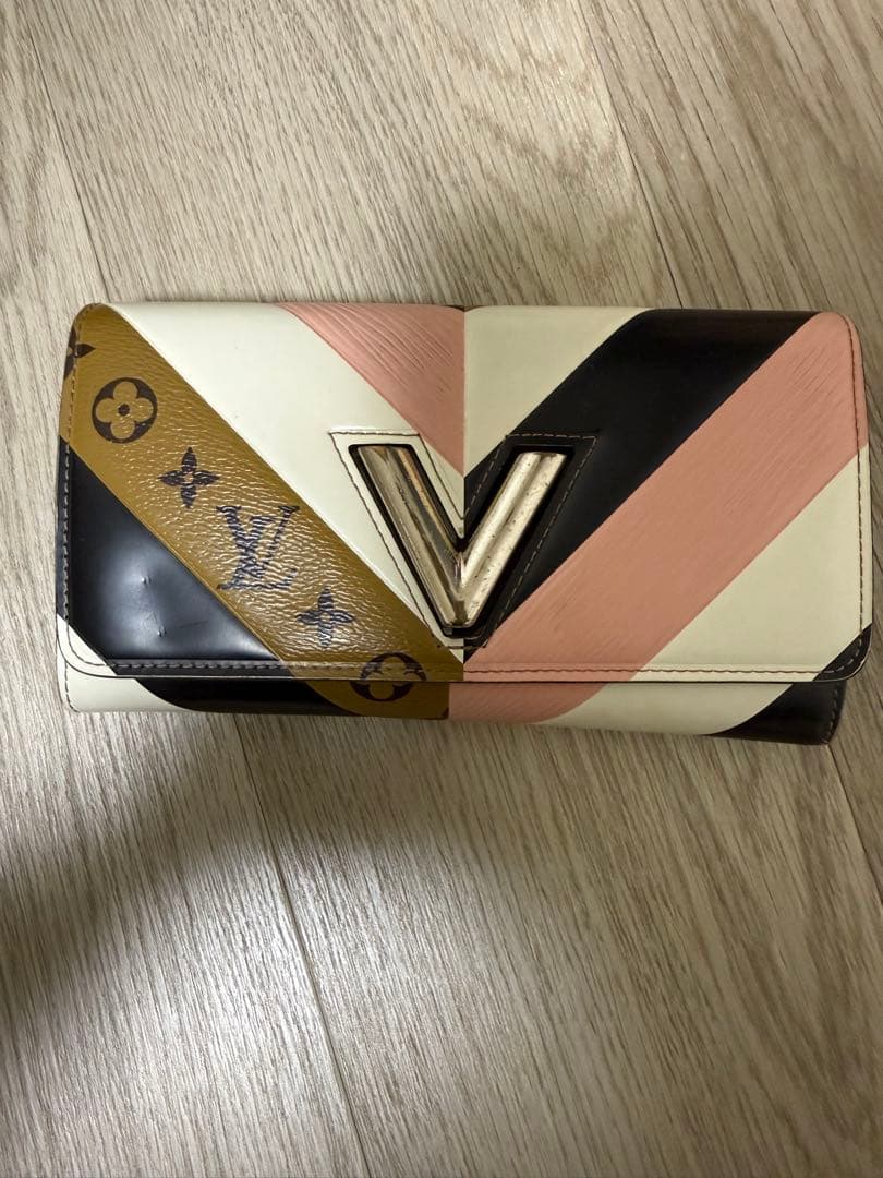 Louis Vuitton ストライプ 長財布
