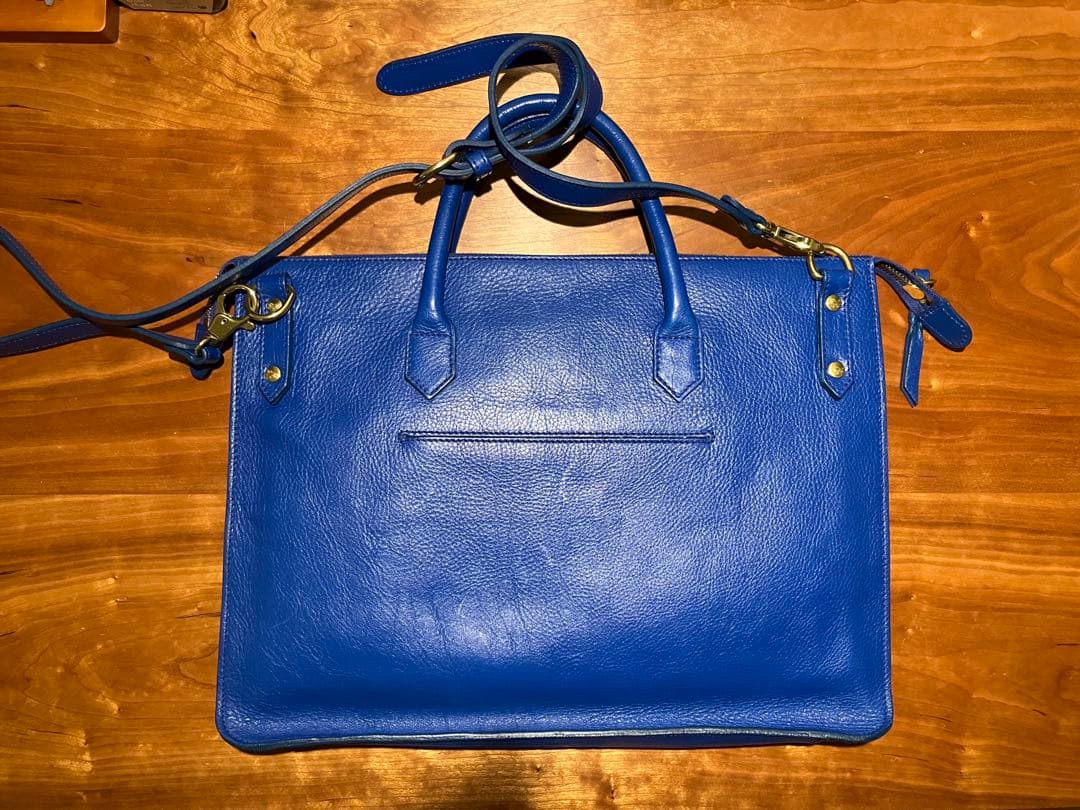 イルビゾンテ（IL BISONTE）本革ショルダーブリーフケース