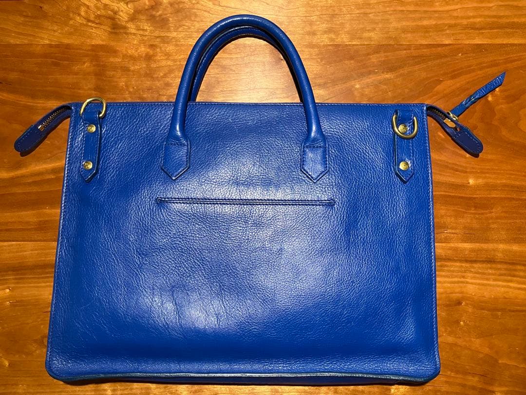 イルビゾンテ（IL BISONTE）本革ショルダーブリーフケース