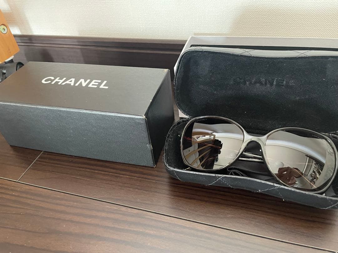 CHANEL バタフライシェイプサングラス