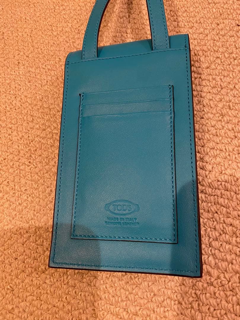 新品未使用⭐︎TODS スマホショルダー　モバイルフォンホルダー　ブルーレザー