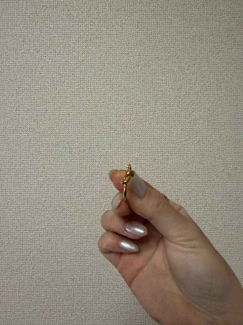 セリーヌ　ピアス　ノット スモールフープ 片耳