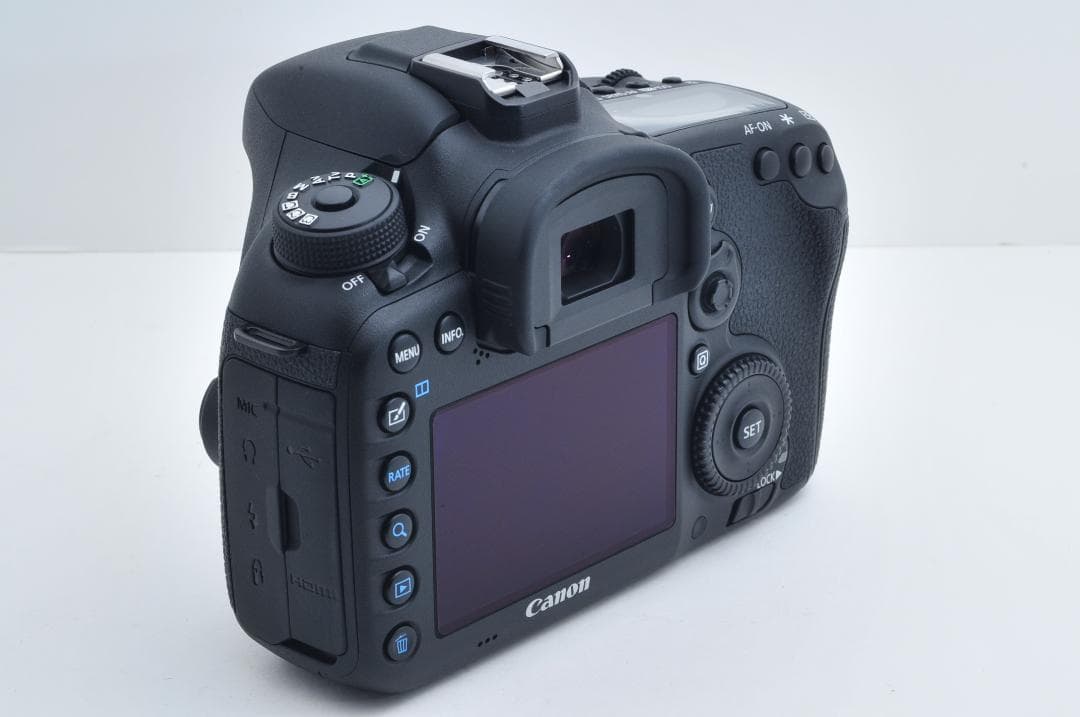 キャノン Canon EOS 7D Mark II ≪シャッター4300回≫