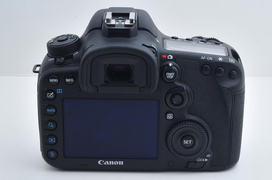 キャノン Canon EOS 7D Mark II ≪シャッター4300回≫