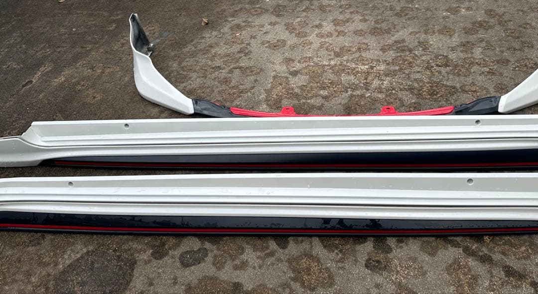 【ゆず】カローラスポーツ TRD フロントスポイラー、両サイドスカート