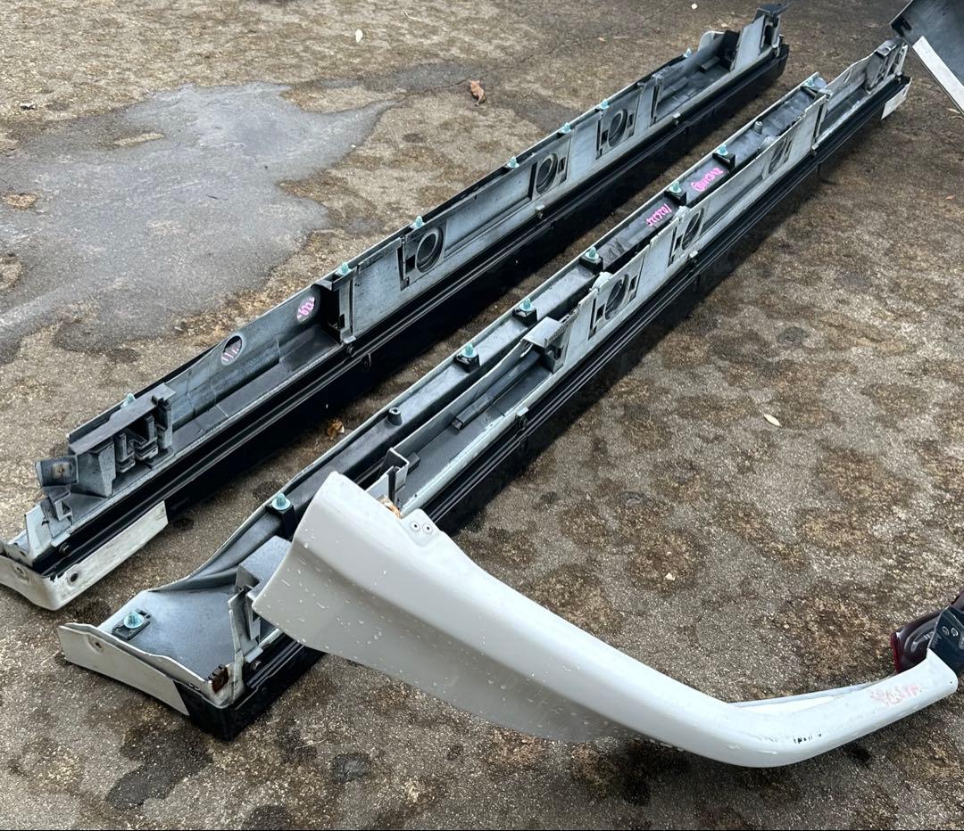 【ゆず】カローラスポーツ TRD フロントスポイラー、両サイドスカート