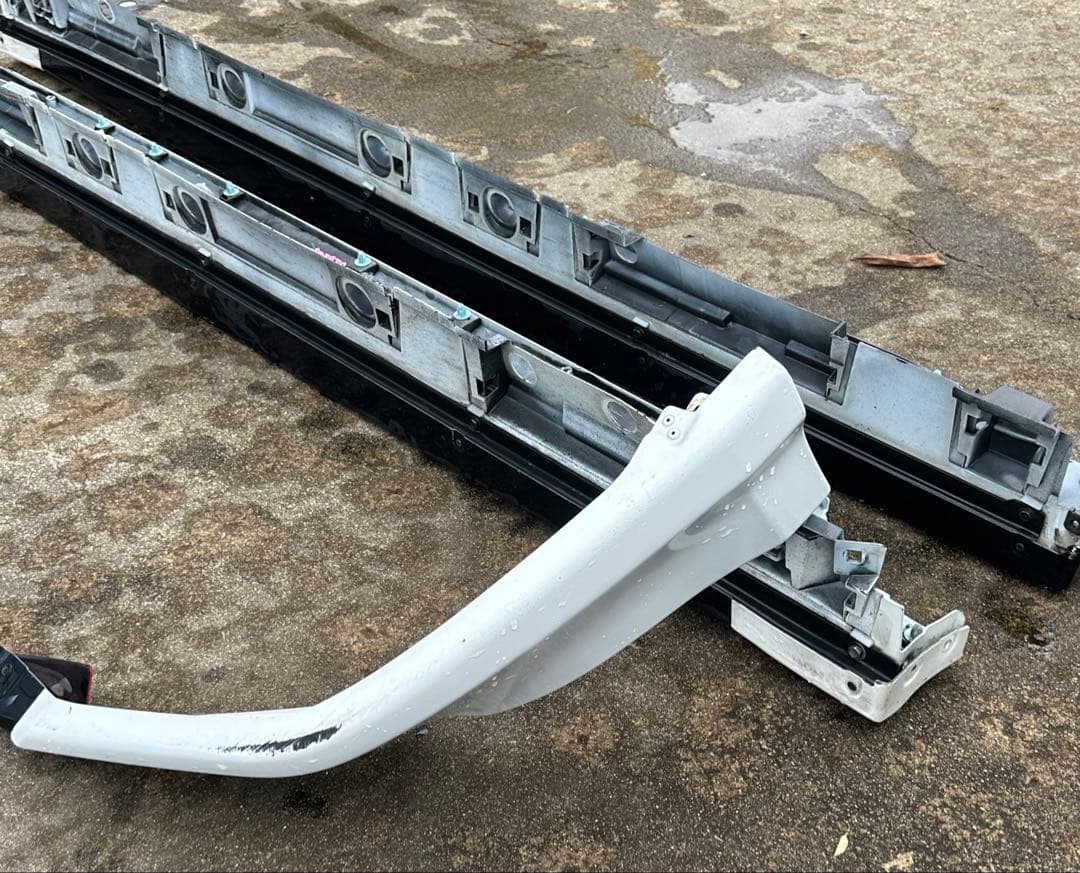 【ゆず】カローラスポーツ TRD フロントスポイラー、両サイドスカート