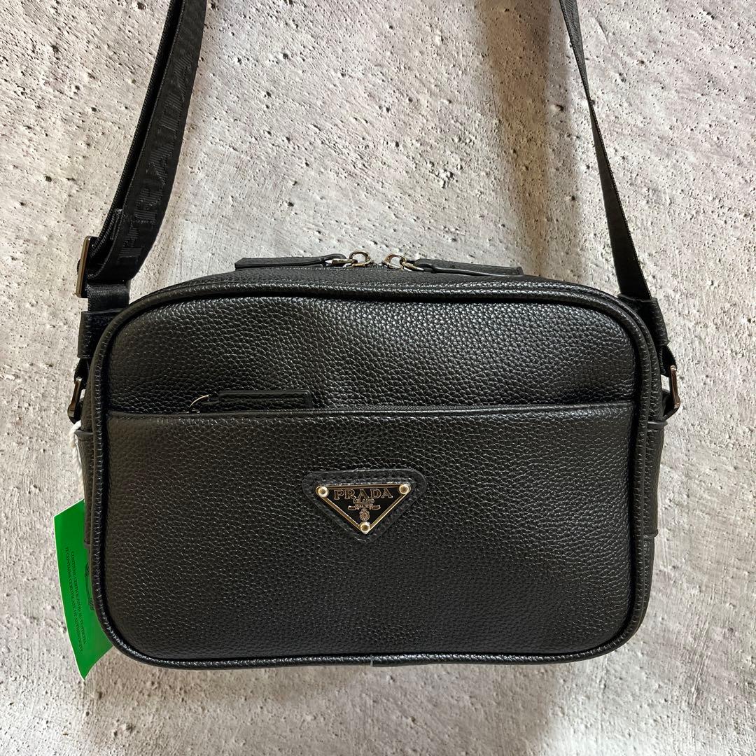 プラダノベルティショルダーバック