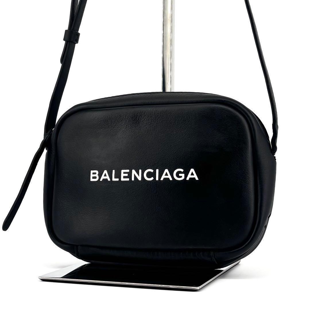 バレンシアガ エブリデイ カメラバッグ ショルダー XS ブラック