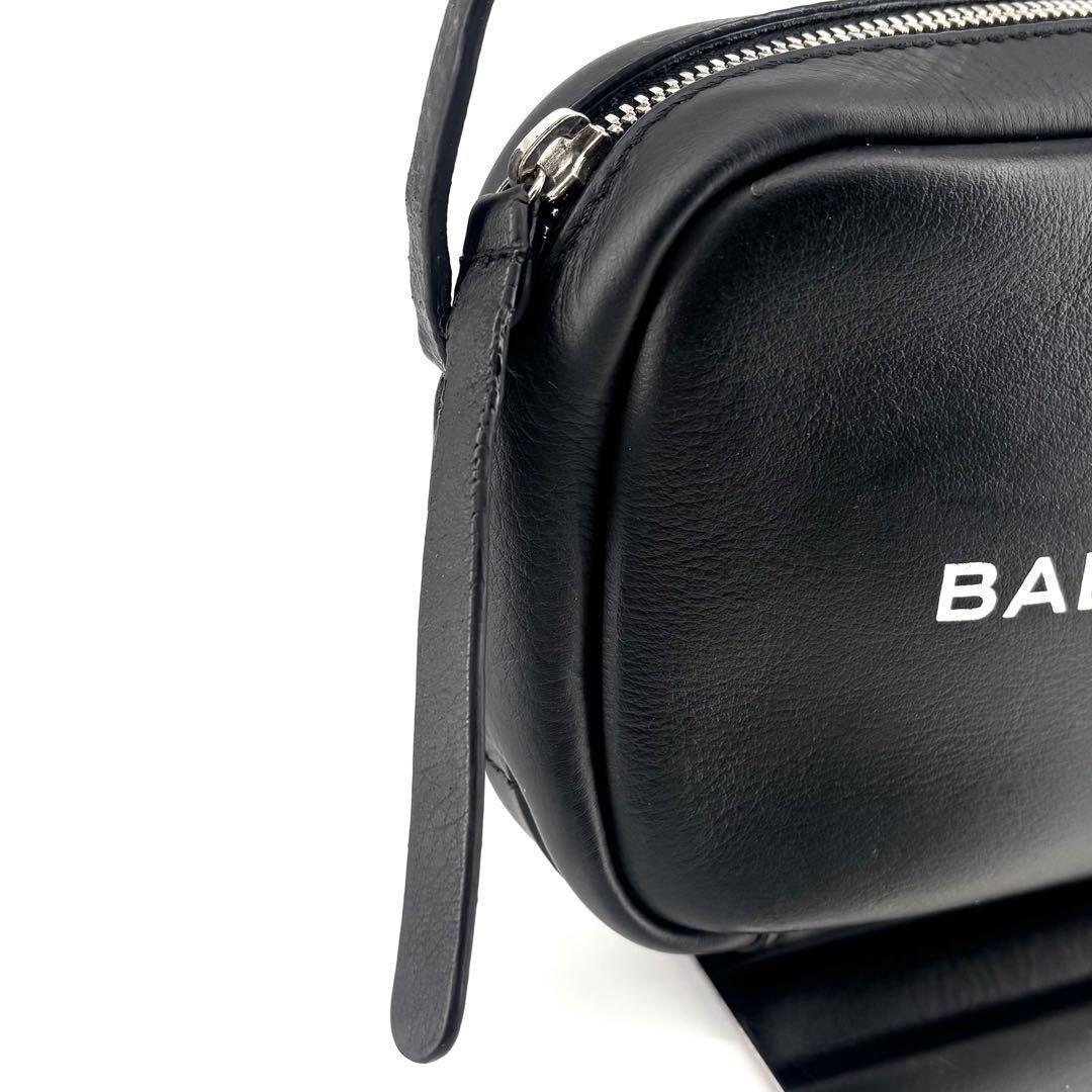 バレンシアガ エブリデイ カメラバッグ ショルダー XS ブラック