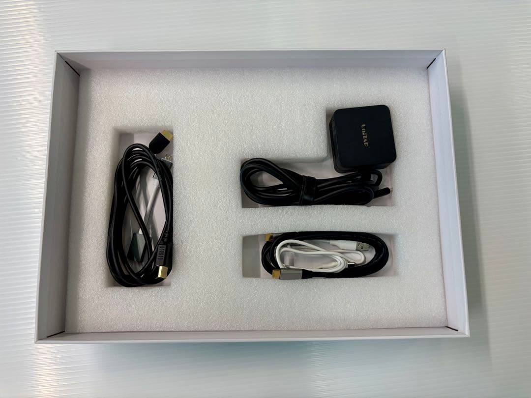 PRINCETON PTF-M133T モバイルディスプレイ　PD65W充電器付