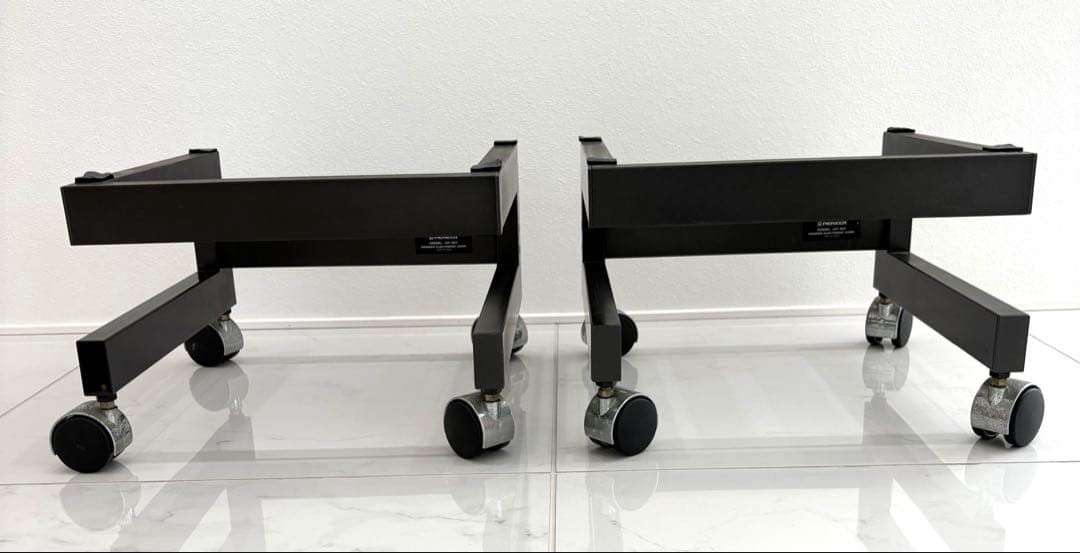 スピーカースタンド ２個　〔パイオニア〕