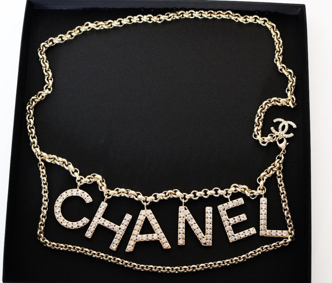 【美品】❤️CHANEL ❤️ゴールドトーンクリスタルのCCロゴチェーンベルト