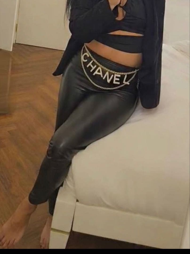 【美品】❤️CHANEL ❤️ゴールドトーンクリスタルのCCロゴチェーンベルト